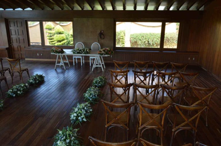 Ceremonia Religiosa en Salón de Eventos
