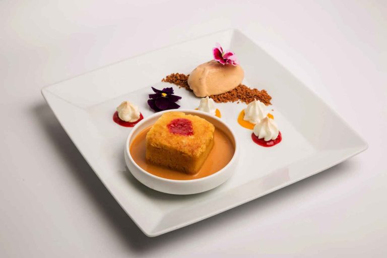 Banquete, Pastel de elote en salsa inglesa